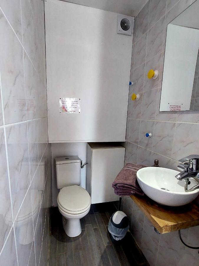 Les Belles Terrasses Dieppe ,3 Appartements , Le Vegetal De 1 A 8 Personnes , Le Tropical De 1 A 6 Personnes , Le Floral Avec Terrasse De 1 A 3 Personnes , Quartier Calme Au Stationnement Gratuit A Cote De L'Avenue Verte エクステリア 写真