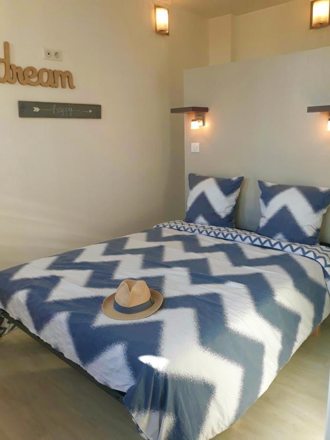 Les Belles Terrasses Dieppe ,3 Appartements , Le Vegetal De 1 A 8 Personnes , Le Tropical De 1 A 6 Personnes , Le Floral Avec Terrasse De 1 A 3 Personnes , Quartier Calme Au Stationnement Gratuit A Cote De L'Avenue Verte エクステリア 写真